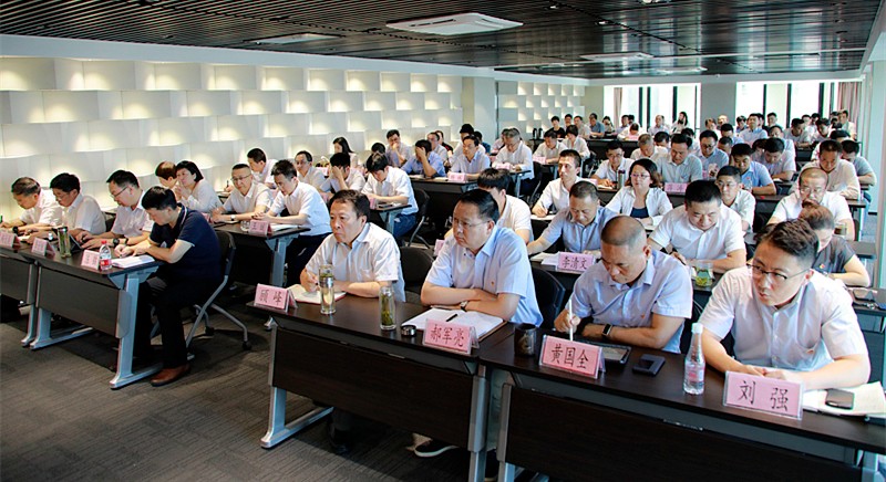 熊良虎在讲主题教育党课时指出：不忘初心铸党魂、服膺使命勇担任，永做新时期高质量发展的奋斗者