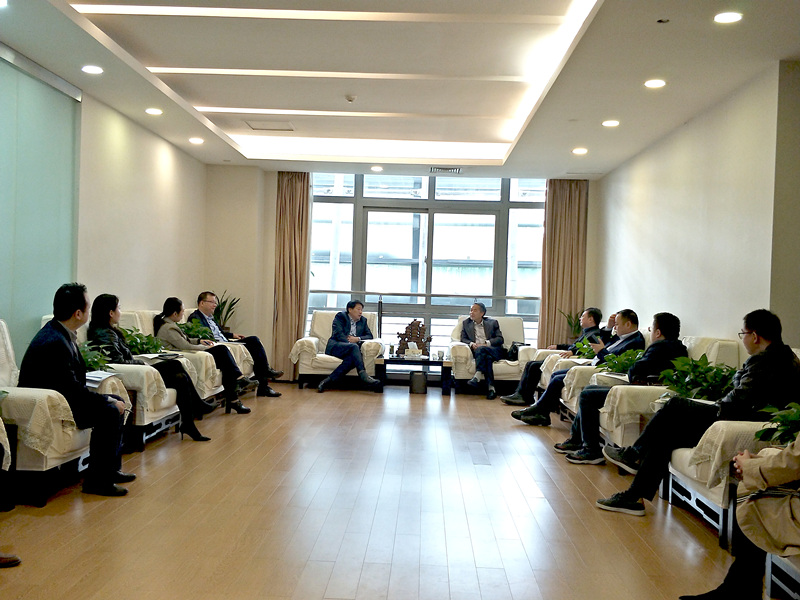 K8凯发集团与西安国际港务区管委会互换座谈