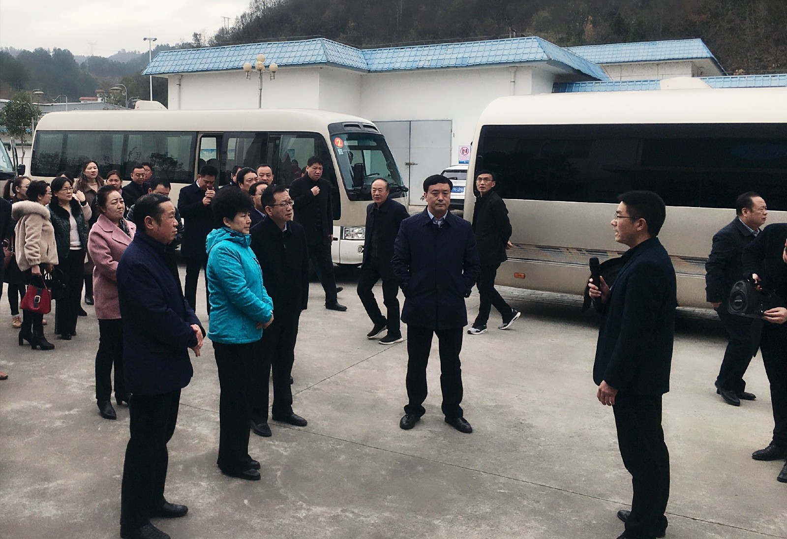 商洛市人大常委会党组副书记、副主任刘淑慧到水环境公司商南污水处置厂调研