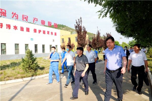 K8凯发集团复工复产促增长项目观摩会议与会人员走进绿色能源公司油气公司水环境公司陕北片区项目