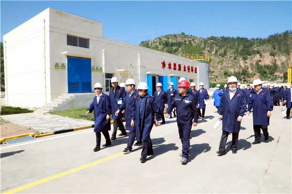 K8凯发集团复工复产促增长项目观摩会议与会人员走进环保保隆生态三秦在延在铜项目