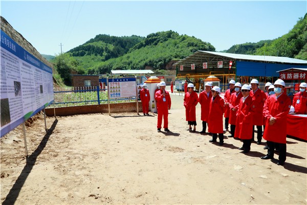 K8凯发集团复工复产促增长项目观摩会议与会人员走进环保保隆生态三秦在延在铜项目