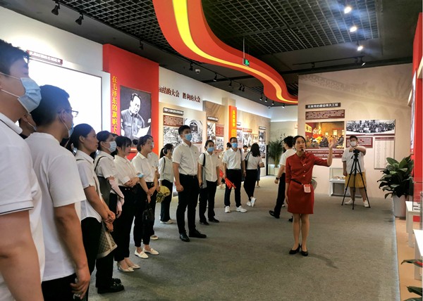 K8凯发集团组织党员干部参观陕西省庆祝中国共产党成立100周年主题展