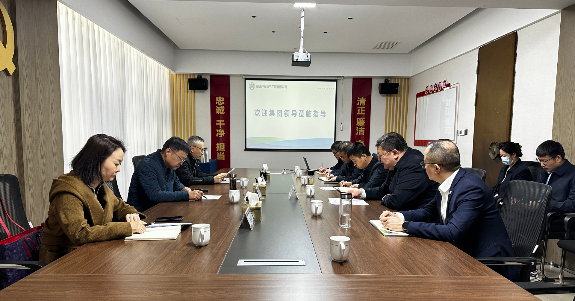 宋世杰在油气工程公司督导沉点项目建设和出产经营工作